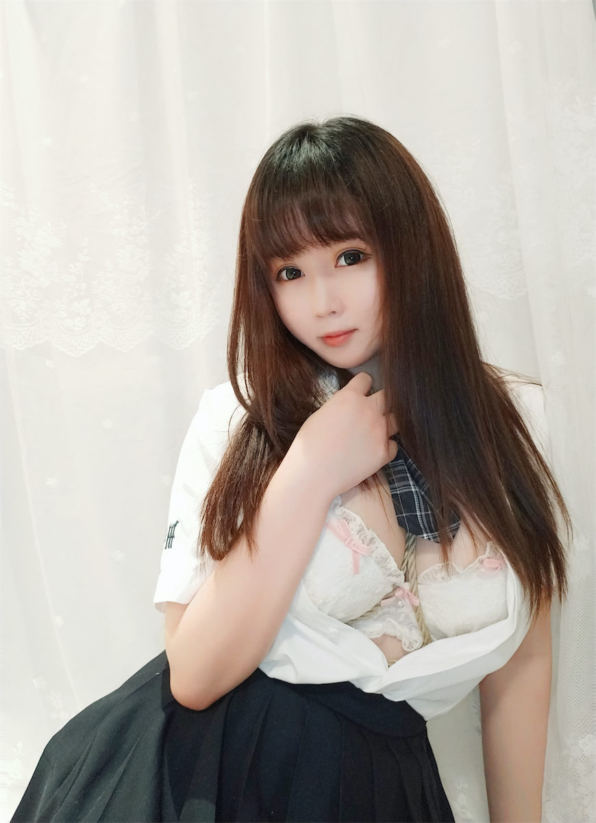 是依酱呀青春裙底的秘密50图插图2