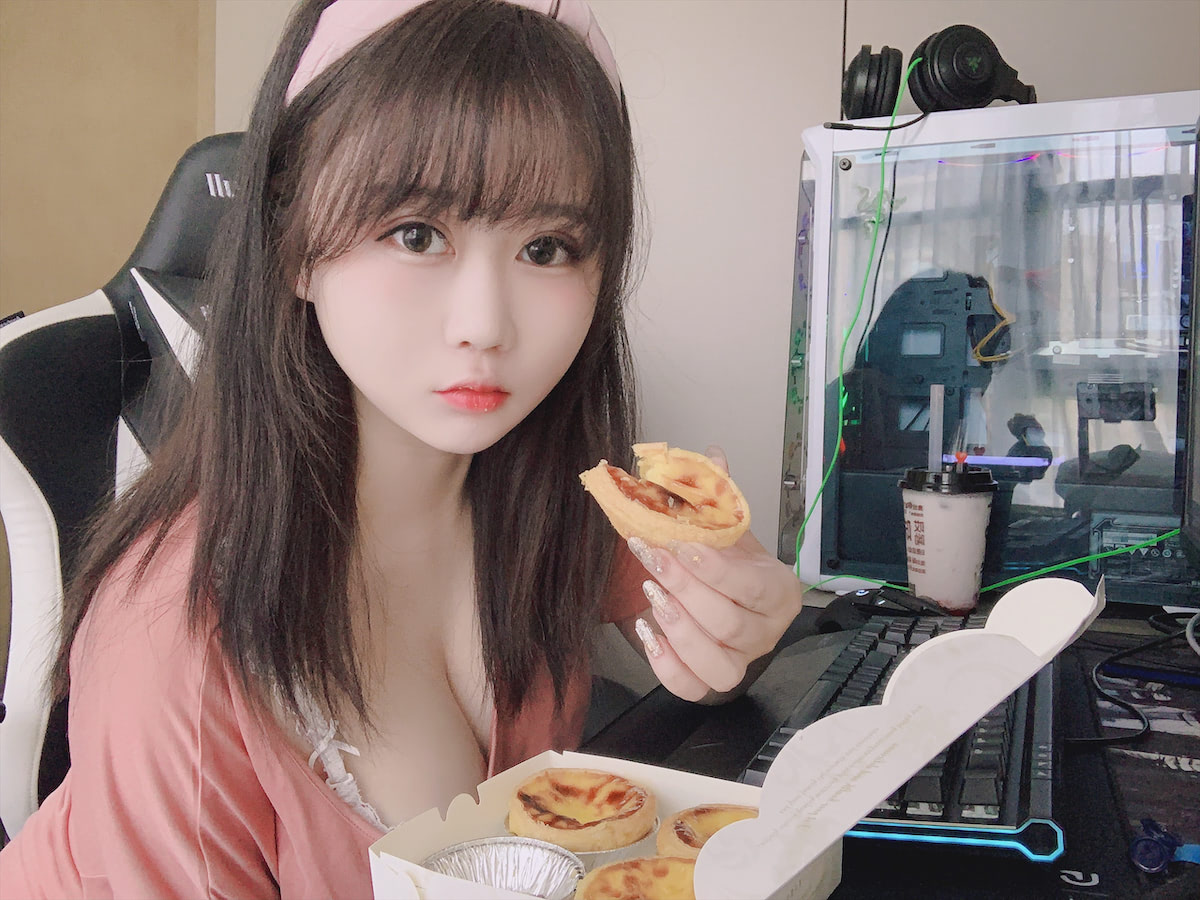 是依酱呀宅女粉肉色T恤31图插图1