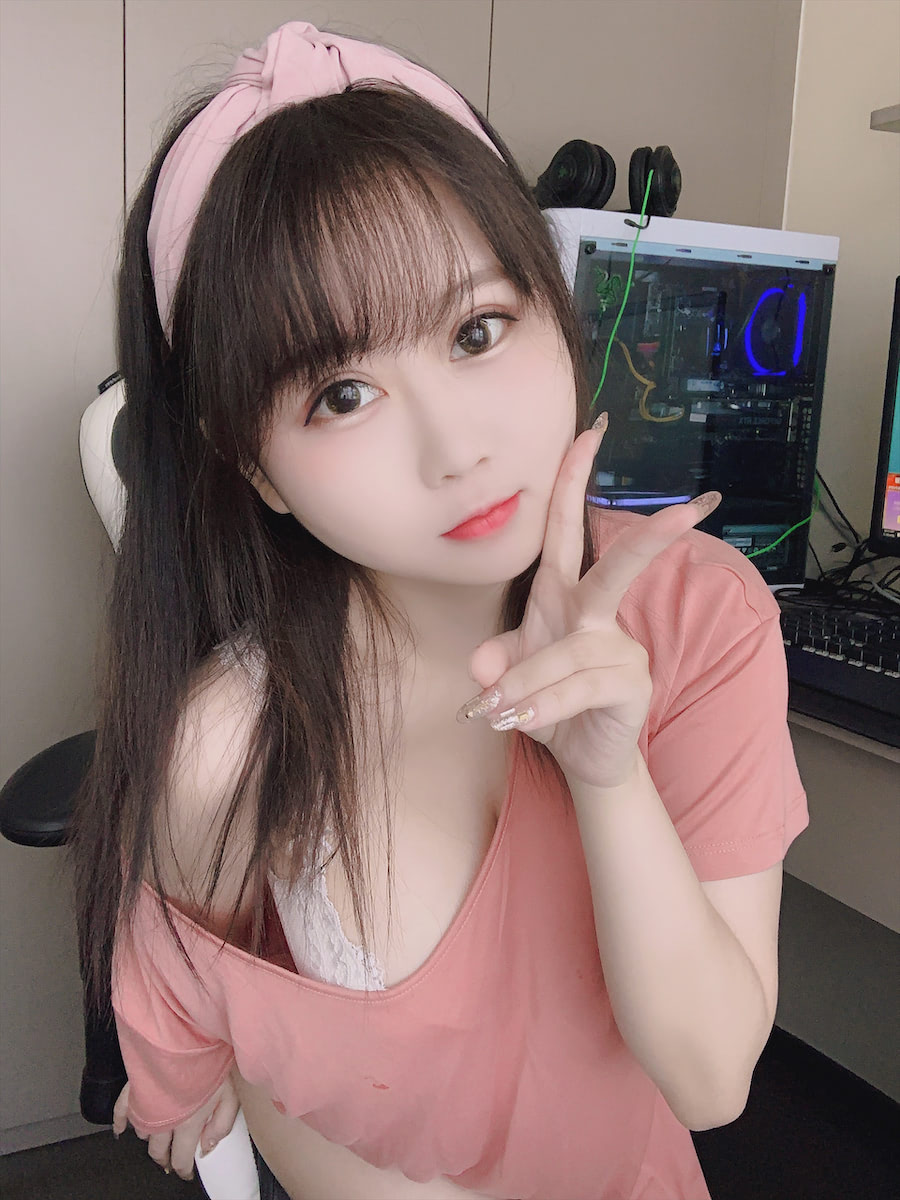 是依酱呀宅女粉肉色T恤31图插图2