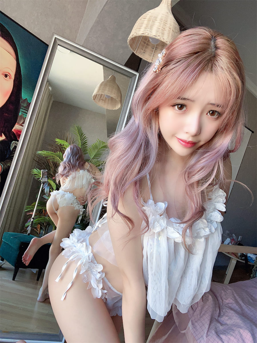 雯妹不讲道理白花透明睡衣29图插图3