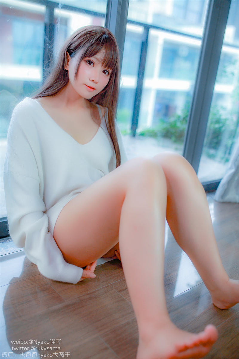 Nyako喵子v领白毛衣27图插图