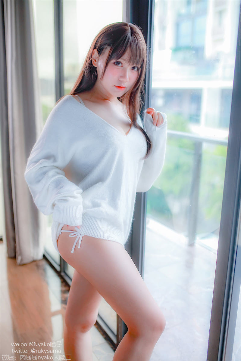 Nyako喵子v领白毛衣27图插图2