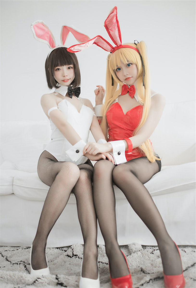 十万珍吱伏特双人黑丝兔女郎16图插图1