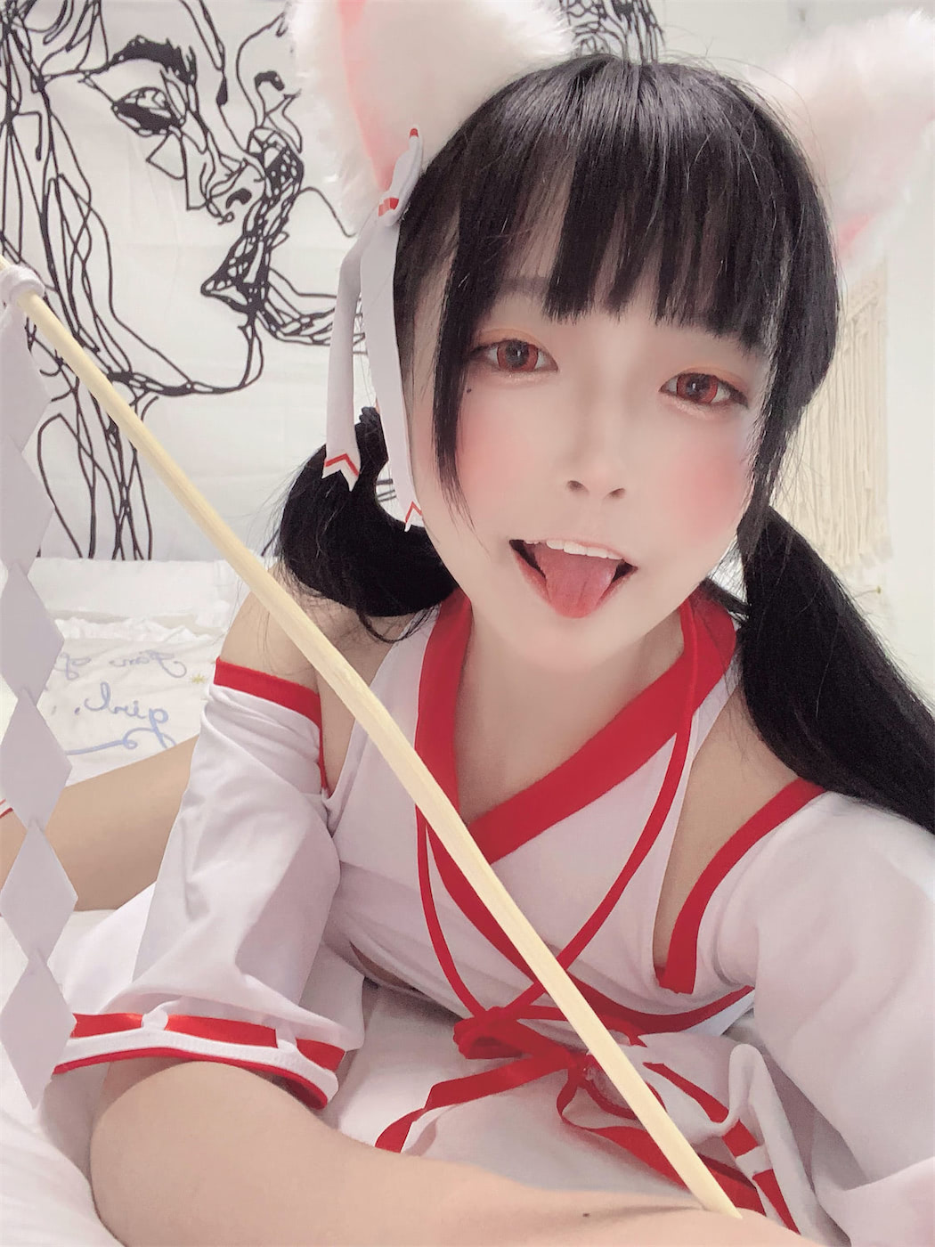 佳佳好难啊巫女猫耳40图6视频插图1