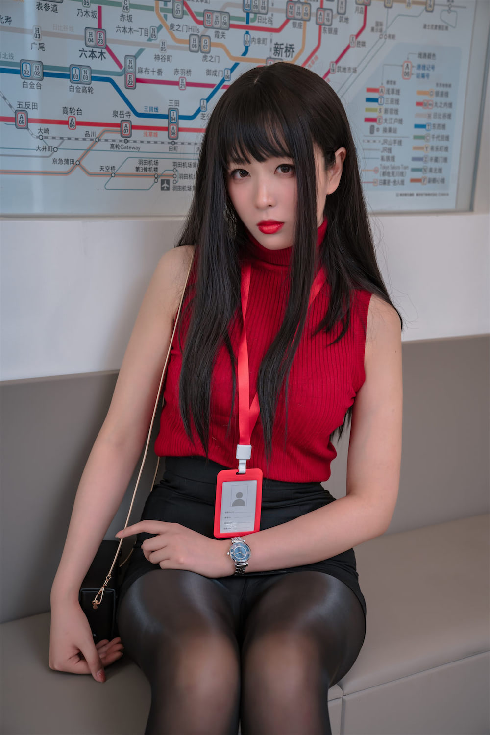 轩萧学姐电车ol97图1视频插图4